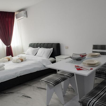 Apart Hotel Center Piatra Neamţ Esterno foto