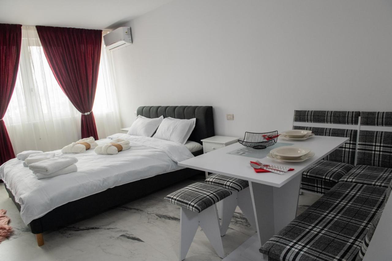 Apart Hotel Center Piatra Neamţ Esterno foto