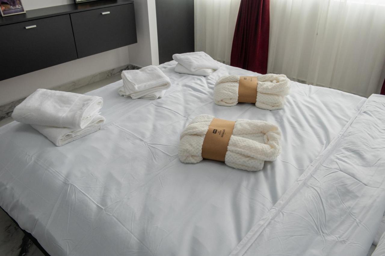 Apart Hotel Center Piatra Neamţ Esterno foto