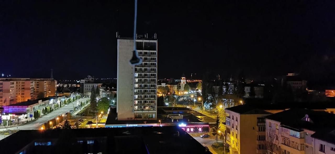 Apart Hotel Center Piatra Neamţ Esterno foto